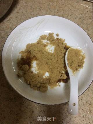 鸡蛋核桃炖酒的做法步骤：1