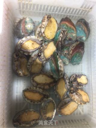 尖椒炒鲍鱼的做法步骤：1