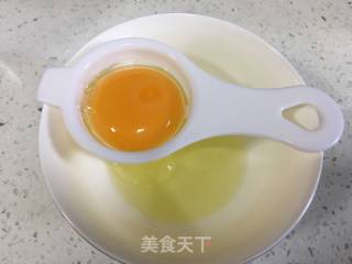 8寸蔓越莓戚风的做法步骤：2