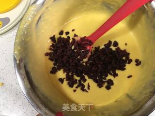 8寸蔓越莓戚风的做法步骤：10