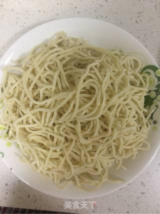葱香凉面的做法步骤：1
