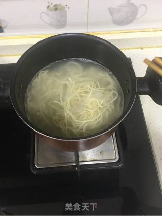 葱香凉面的做法步骤：2