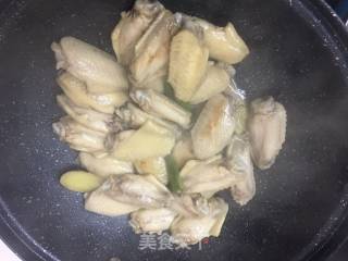 炖鸡翅的做法步骤：6