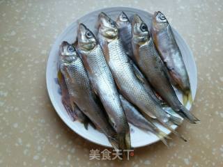 红烧花骨鱼的做法步骤：2