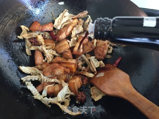 笋干炖肉的做法步骤：7