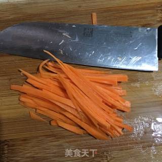 凉拌豆皮黄瓜胡萝卜丝的做法步骤：3