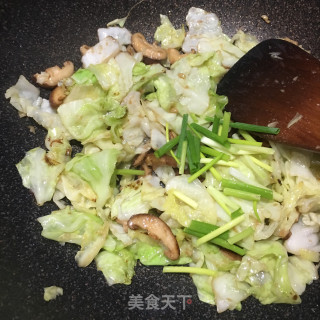 香菇手撕包菜的做法步骤：7