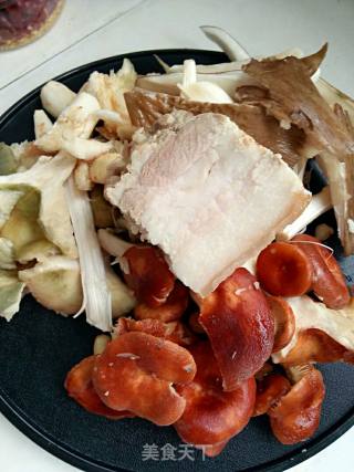 野生菌汤的做法步骤：4