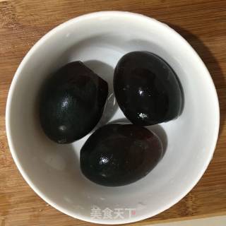 凉拌皮蛋的做法步骤：2