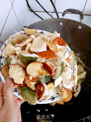 青椒野生菌的做法步骤：8