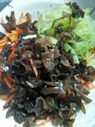 鱼香肉丝的做法步骤：2