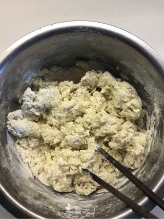 红糖黑芝麻酥饼的做法步骤：3