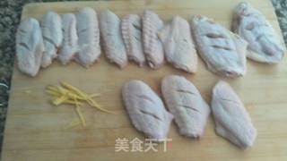 外酥里嫩--炸鸡翅的做法步骤：2