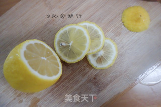 柠檬薄荷水的做法步骤：2