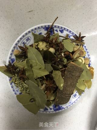 酱卤鸭腿的做法步骤：1
