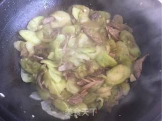 黄瓜的逆袭--【手撕鸭炒黄瓜片】的做法步骤：6