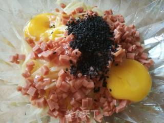 土豆丝火腿鸡蛋煎饼的做法步骤：3