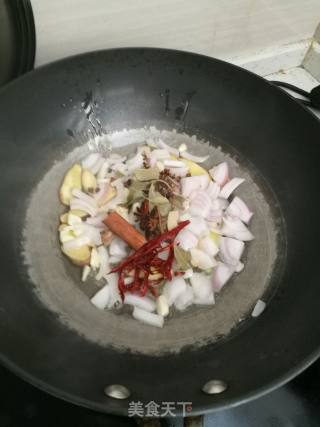 正宗红烧牛肉面的做法步骤：7