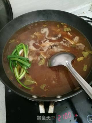 正宗红烧牛肉面的做法步骤：10