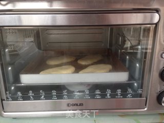 香葱培根沙拉面包的做法步骤：8