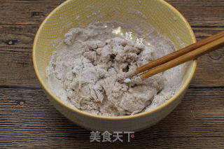 褐麦鸡蛋饼的做法步骤：2