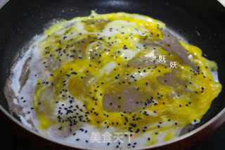 褐麦鸡蛋饼的做法步骤：7
