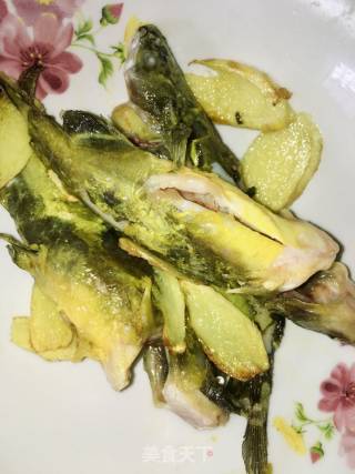 黄骨鱼豆腐汤的做法步骤：3