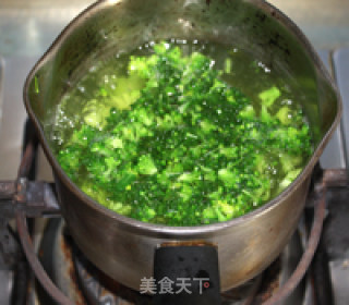 西兰花鸡蛋金枪鱼沙拉的做法步骤：4