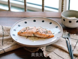 迷迭香烤三文鱼的做法步骤：9
