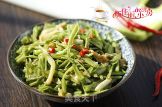榨菜炒空心菜梗的做法步骤：7