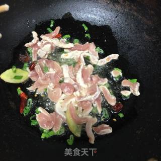 妈妈肉丝炒饼的做法步骤：3