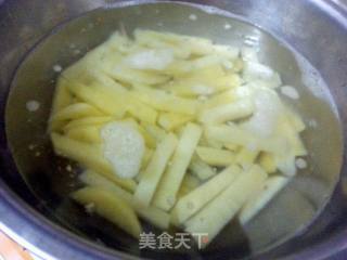 自制薯条的做法步骤：3