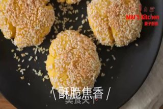 简单快手 | 混合一下就能制作超酥的芝麻香酥玉米饼的做法步骤：11
