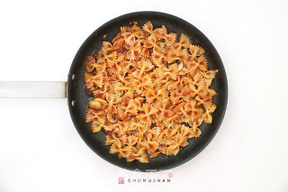 香蒜鸡扒蝴蝶粉的做法步骤：5