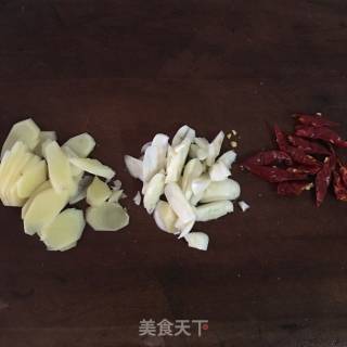 红烧鸡翅的做法步骤：4