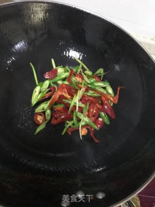 腐竹炒双椒的做法步骤：4