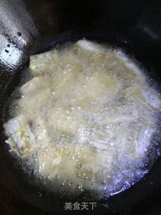 糖醋带鱼的做法步骤：3