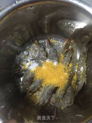 香辣虾的做法步骤：2