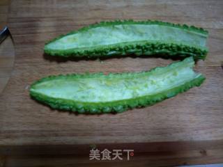 豆豉猪肉炒苦瓜的做法步骤：2