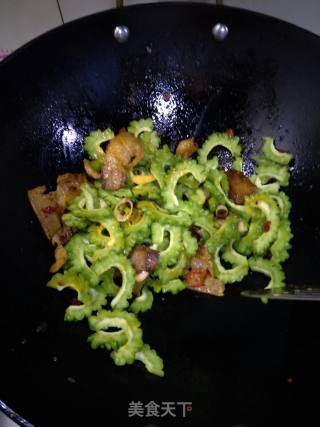 豆豉猪肉炒苦瓜的做法步骤：7
