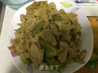 尖椒干豆腐的做法步骤：10