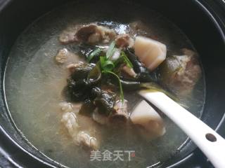 老火靓汤：莲藕海带大骨汤的做法步骤：7
