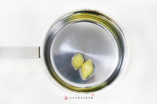 普罗旺斯风煎鲈鱼的做法步骤：4