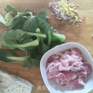 肉炒乌冬面的做法步骤：2