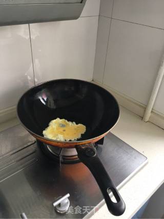 培根蛋炒饭的做法步骤：2