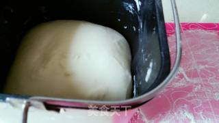 花样豆沙面包的做法步骤：2