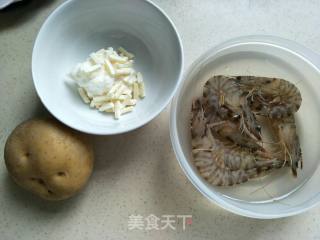 土豆芝士虾球的做法步骤：1