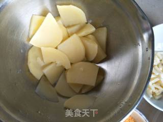土豆芝士虾球的做法步骤：2