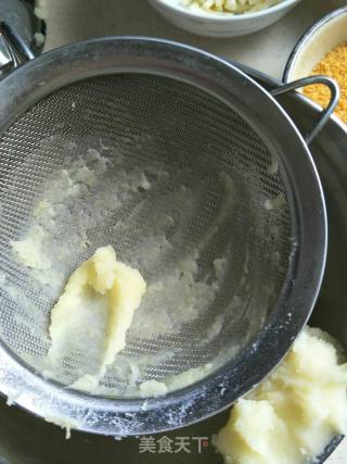 土豆芝士虾球的做法步骤：6