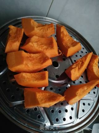 南瓜饼的做法步骤：1